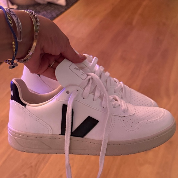 Veja Shoes - Veja White Sneakers with Black V and Taupe Sole